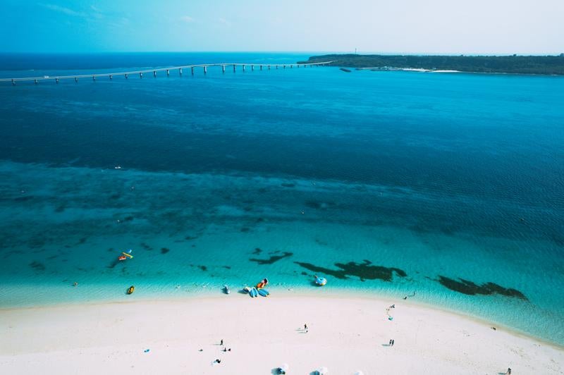 宮古島与那覇前浜ビーチ の絶景（ドローン空撮）の写真
