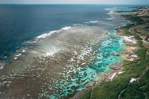 宮古島の岩礁（空撮）の写真