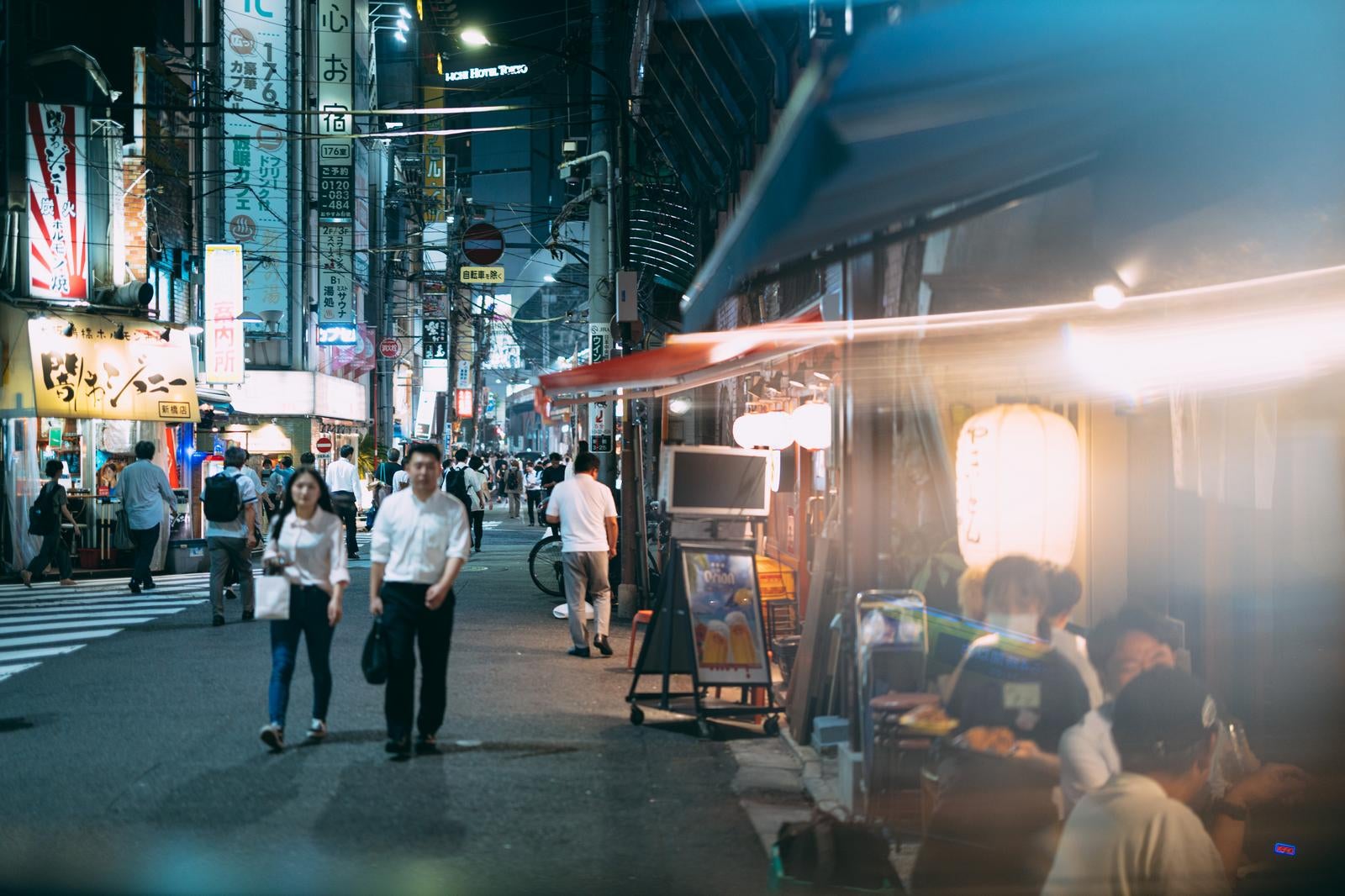 「新橋三丁目付近の居酒屋と」の写真