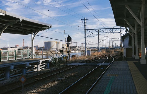 JR鶴見線 新芝浦駅のホームの写真