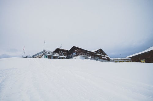 標高2200Mにあるフィルストの宿泊施設（スイス）の写真