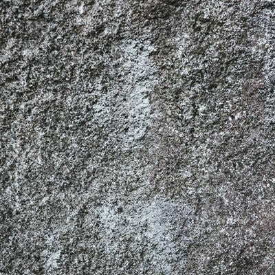 表面が削れたコンクリート壁（テクスチャー）の写真