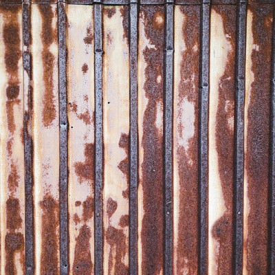 錆び付いたトタンの壁（テクスチャー）の写真