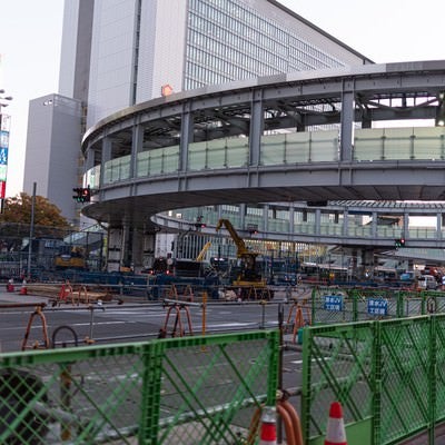 新横浜の駅前工事の写真