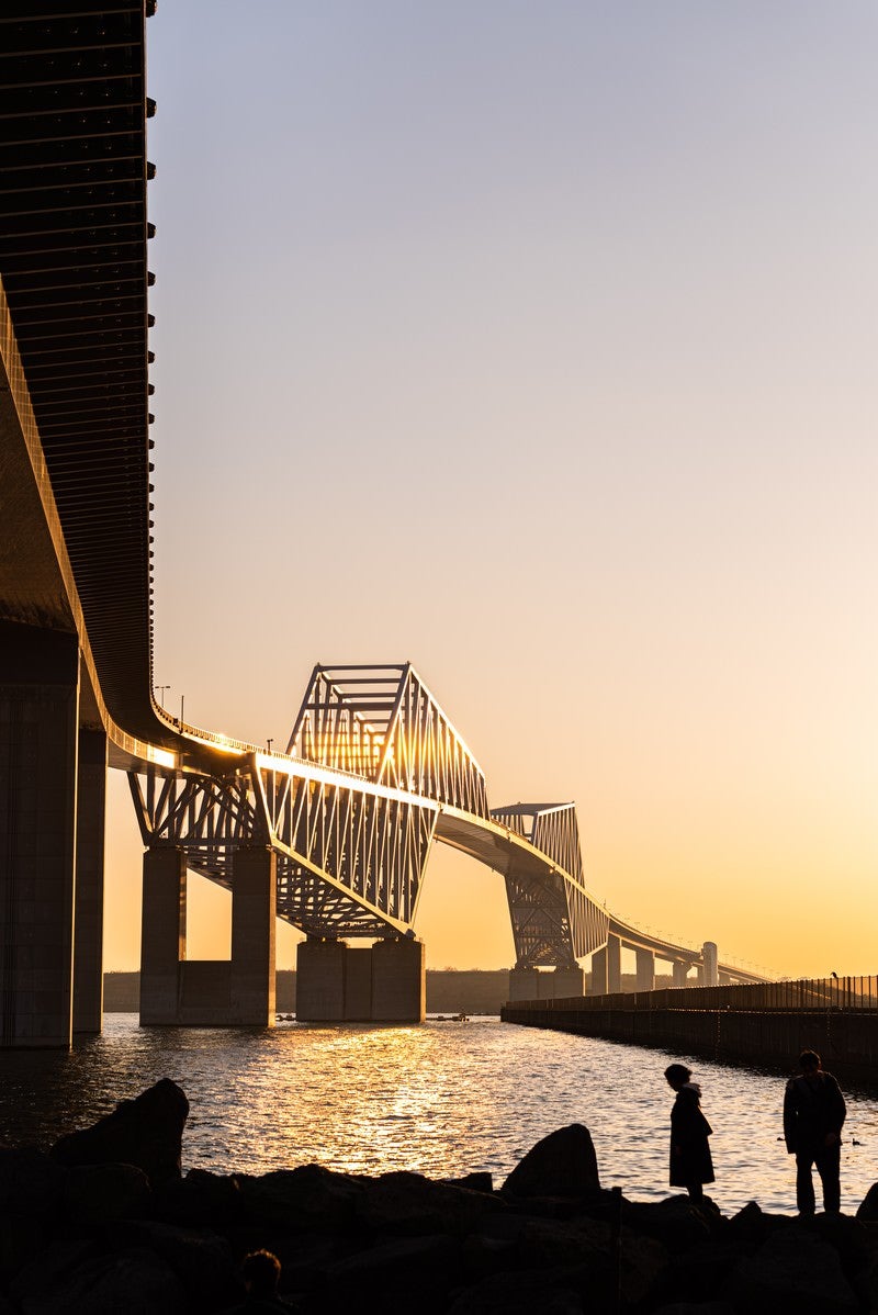 「夕焼けに染まる東京ゲートブリッジ」の写真