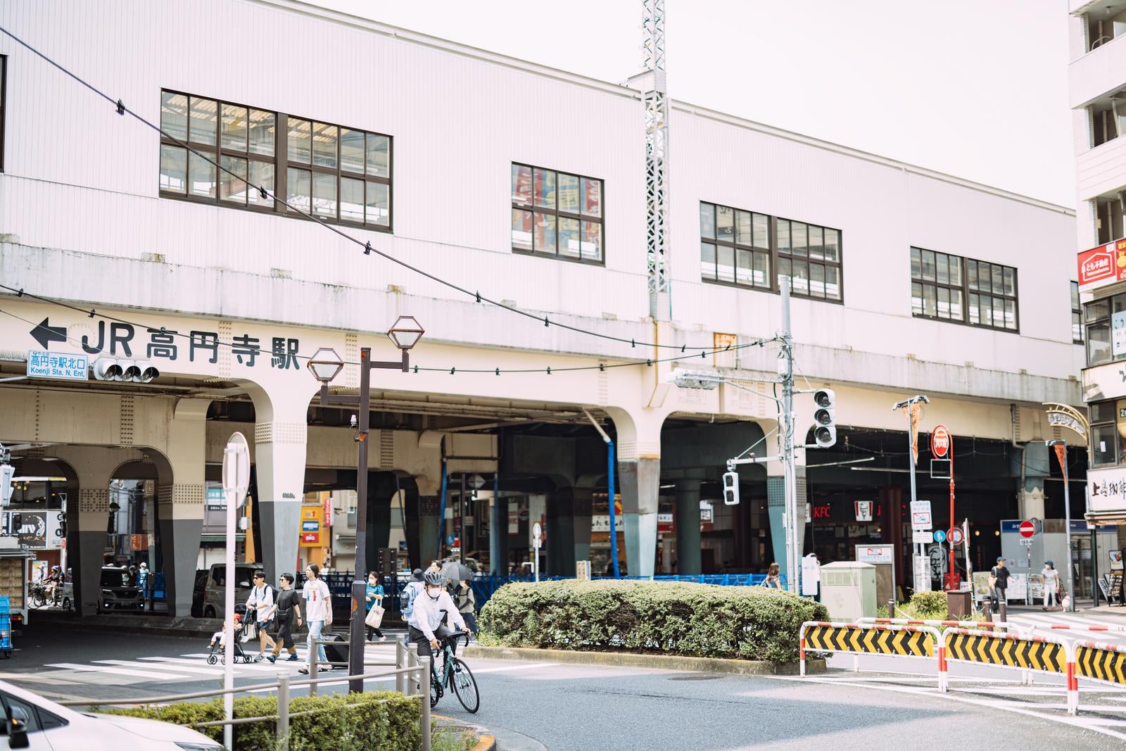 「JR高円寺駅前」の写真