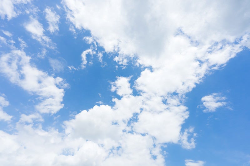 青い空と曇の写真