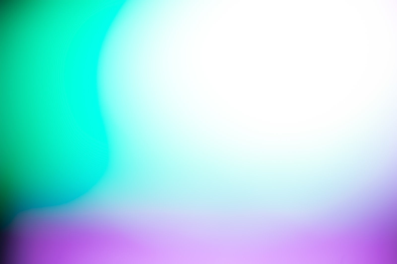 「緑と紫の光」の写真