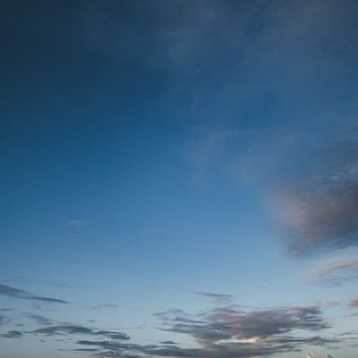 雲が遠のいていく空（テクスチャ）の写真