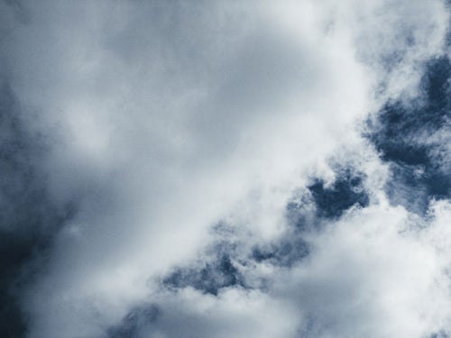 空いっぱいに沸き立つ雲（テクスチャ）の写真