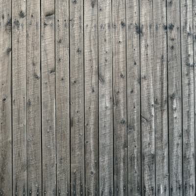 細い木材の壁の写真