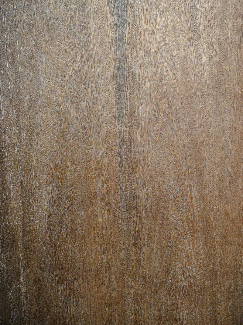 「年季の入った汚れとベニヤ板のテクスチャー」の写真
