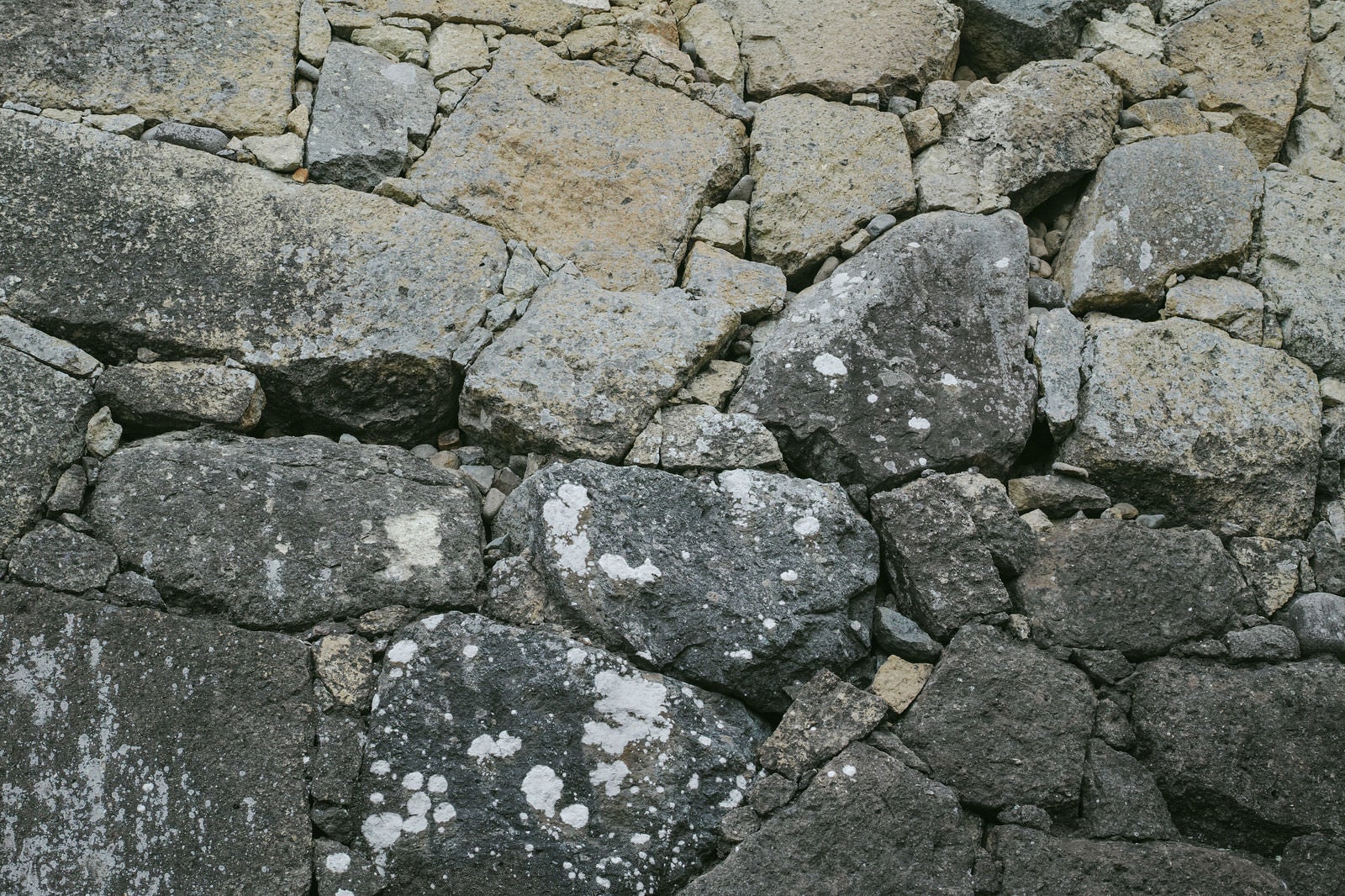 「石垣の城壁（テクスチャー）」の写真