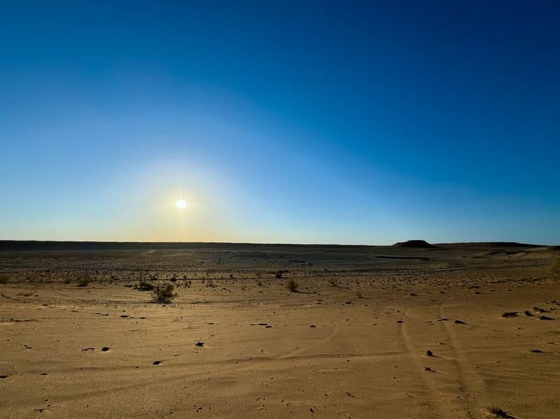 トルクメニスタンの広大な砂漠地帯の写真