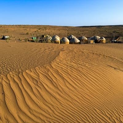 砂漠の民のテント（ユルタ）の写真