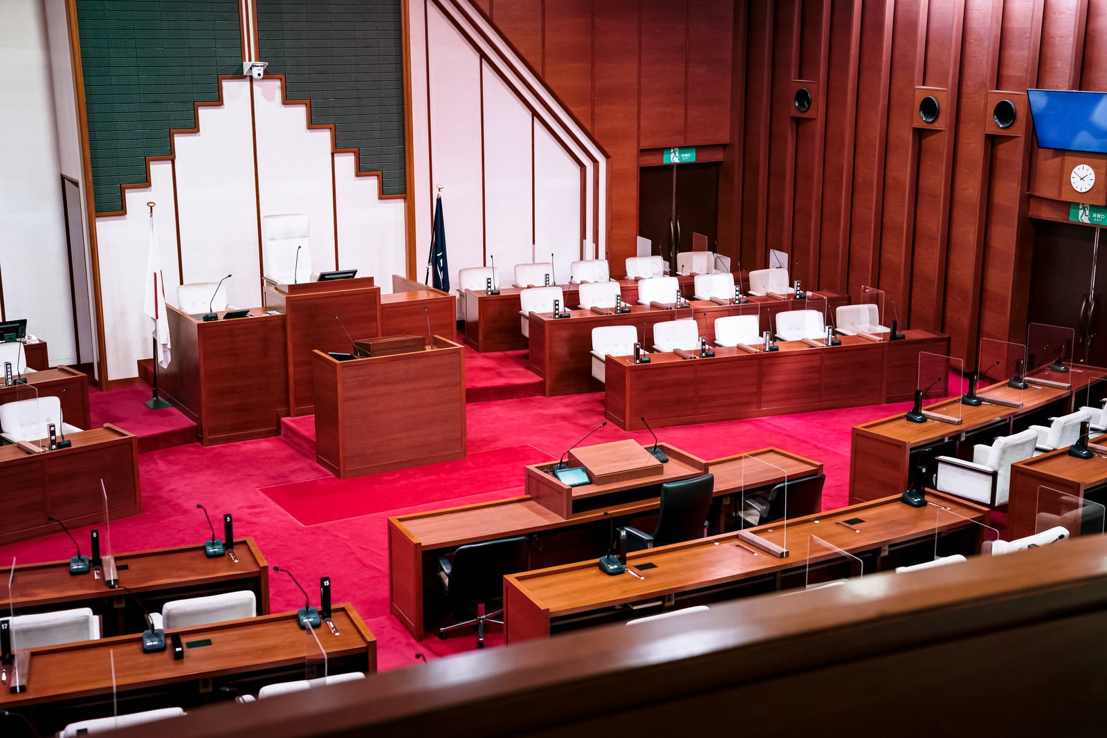 「津山市議会の議場」の写真