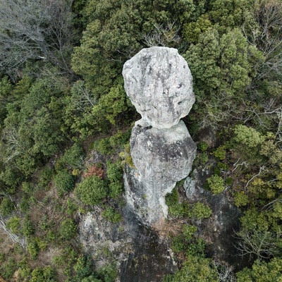 落ちないことで受験生に人気の観光スポット「鯖くさらかし岩」の写真