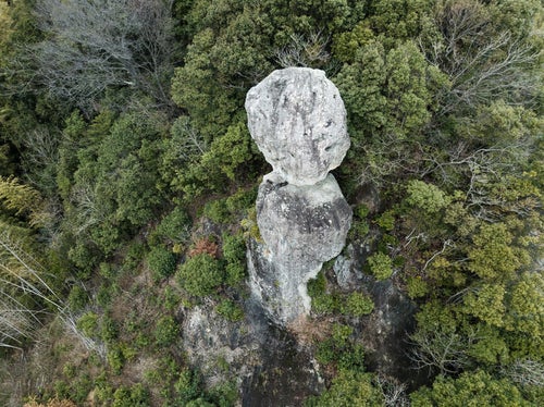 落ちないことで受験生に人気の観光スポット「鯖くさらかし岩」の写真