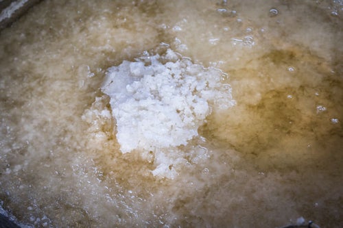 製塩して天然の塩の写真
