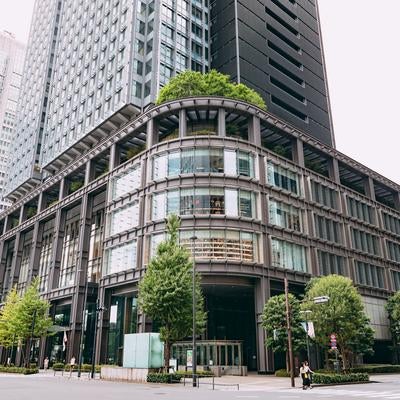東京駅前、新丸の内ビルディングの写真