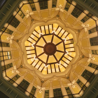 東京駅舎の天井ドームの写真