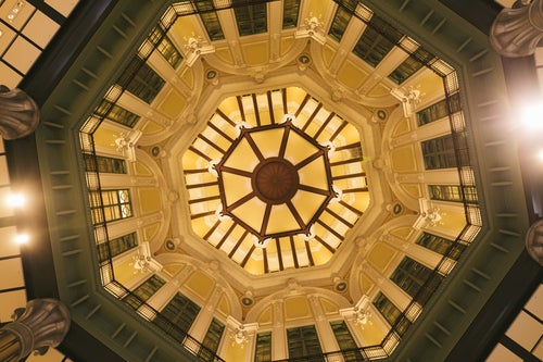 東京駅舎の天井ドームの写真