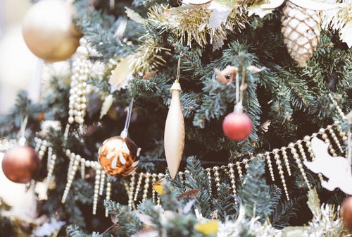 クリスマスツリーの小さな飾りの写真