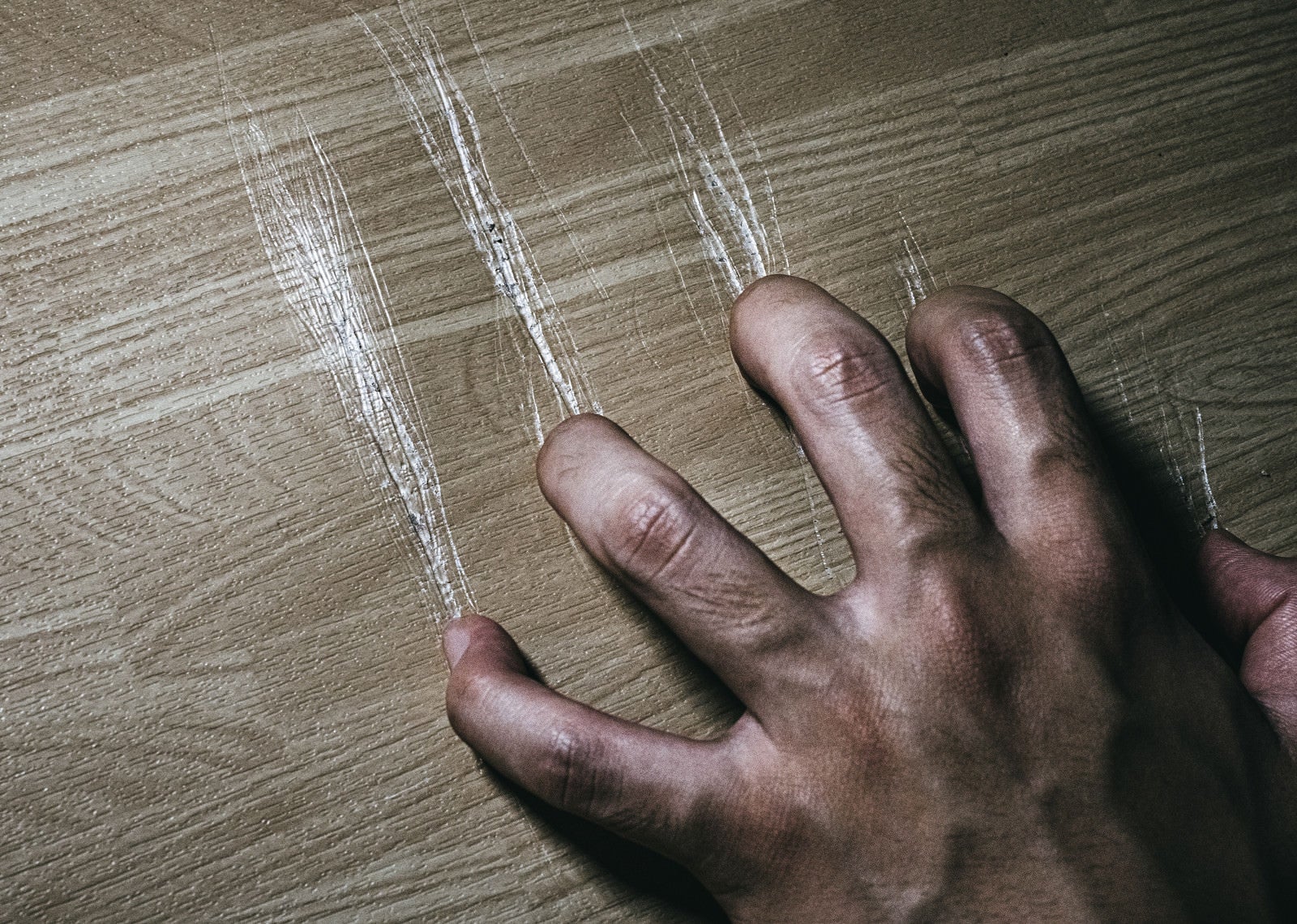 「プレマス帯のリアル爪痕」の写真