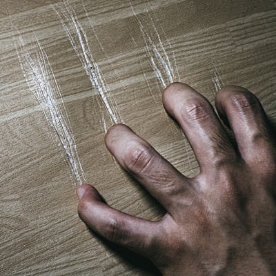 プレマス帯のリアル爪痕の写真