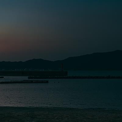 三重県答志島和具の朝焼けの港の写真