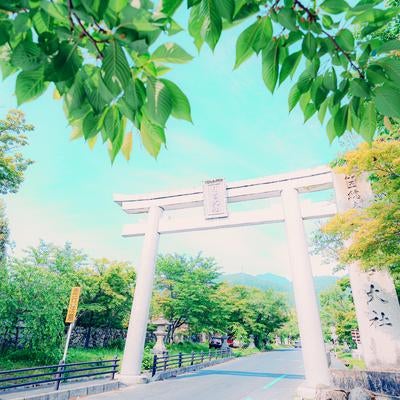 滋賀県大津市比叡山春日大社の鳥居前の写真