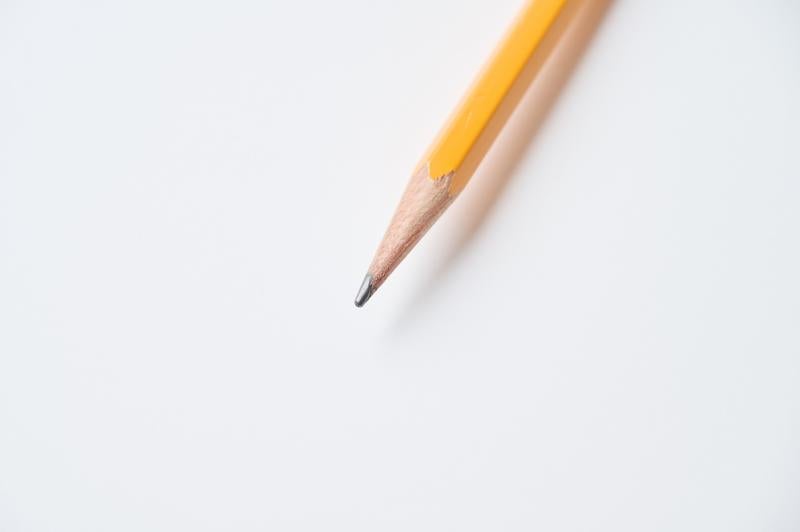 黄色い鉛筆の先端の写真