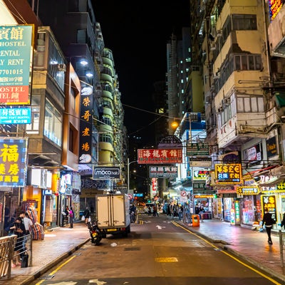 人が減ってきた夜の旺角（香港）の写真