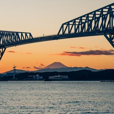 ゲートブリッジと富士山のコラボレーションの写真