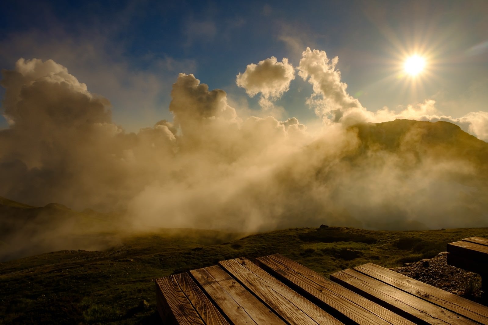 「白馬山荘テラスから望む夕日」の写真