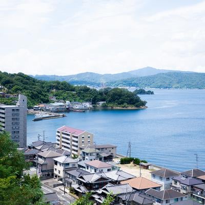 港の響きと海峡と広島の景色の写真