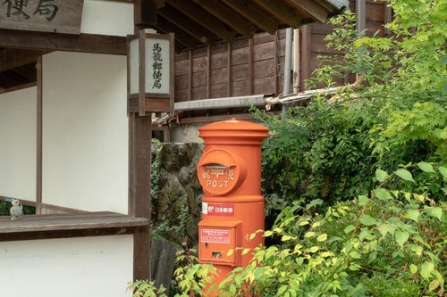 岐阜県中津川市の馬籠郵便局のポストの写真