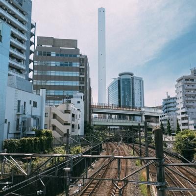 堀之内橋から見える鉄道線路の写真