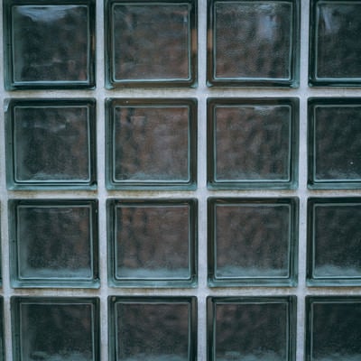 ガラスブロック建材の壁の写真