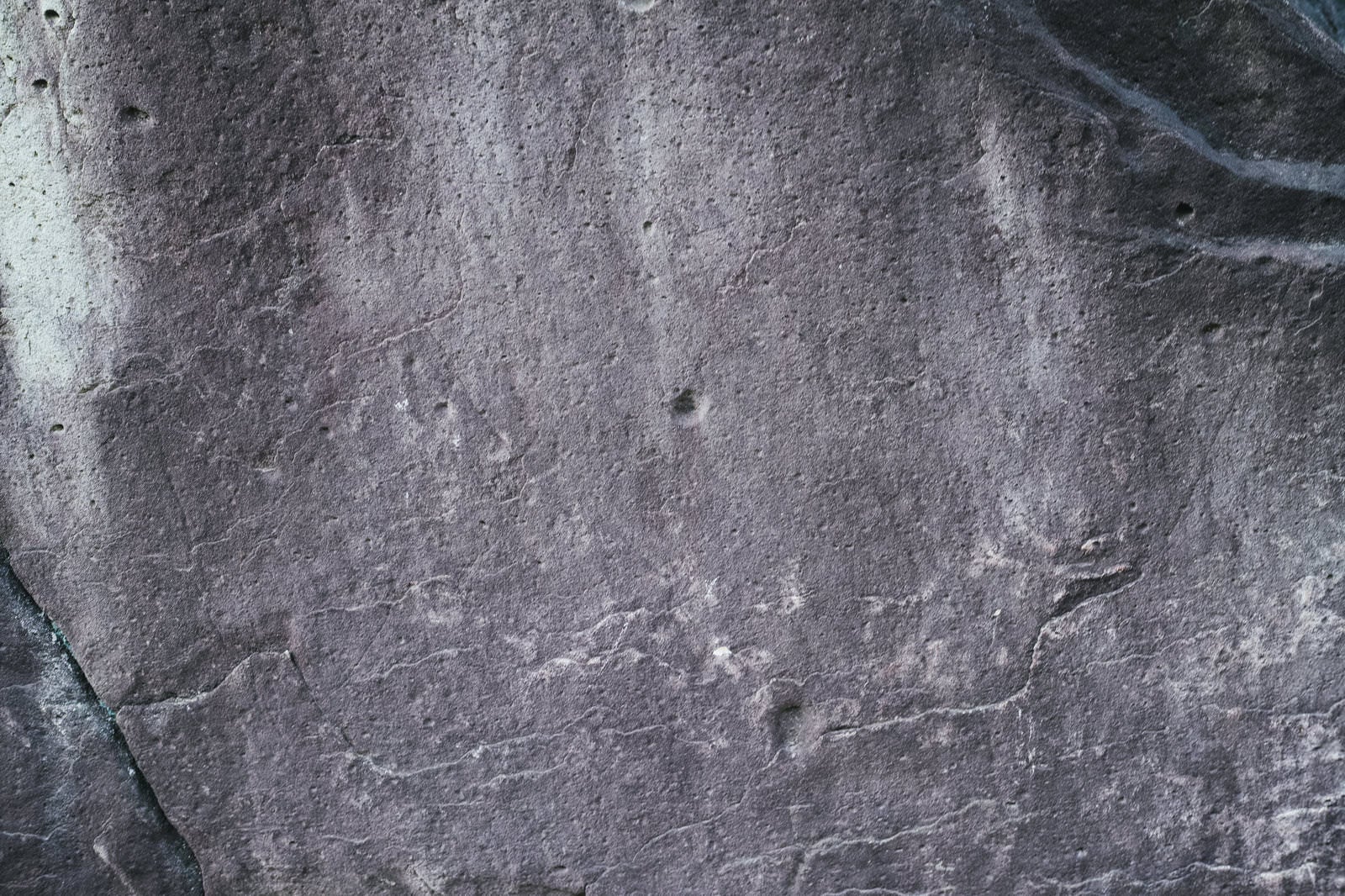 「滑らかな岩肌のテクスチャー」の写真
