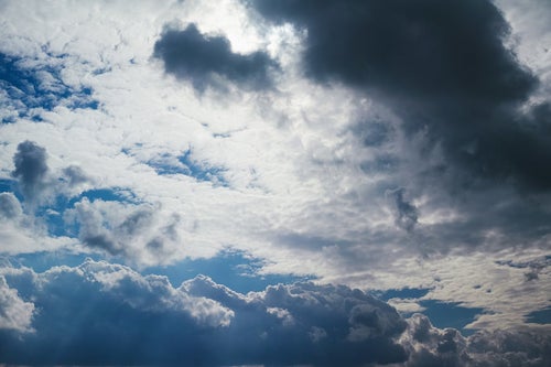 灰色の雲の写真