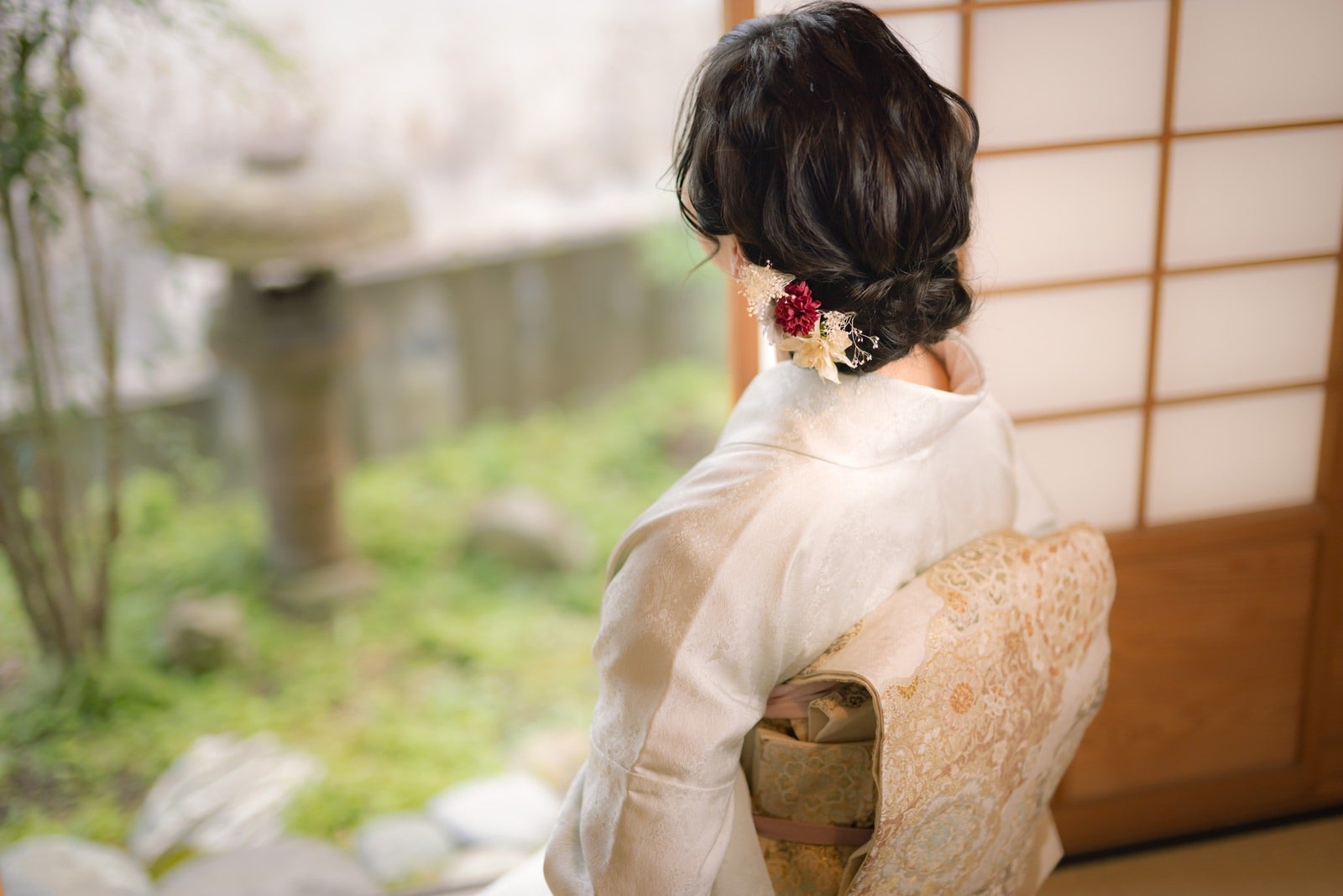 「着物女性の後ろ髪」の写真［モデル：yumiko］