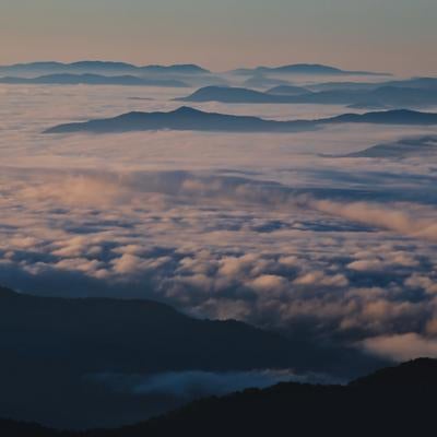 山々を超える一面の雲海の写真