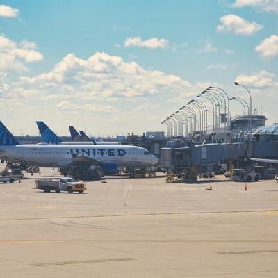 シカゴ空港に並ぶ飛行機の写真