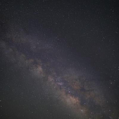 ブライスキャニオン国立公園の銀河と満天の星空の写真