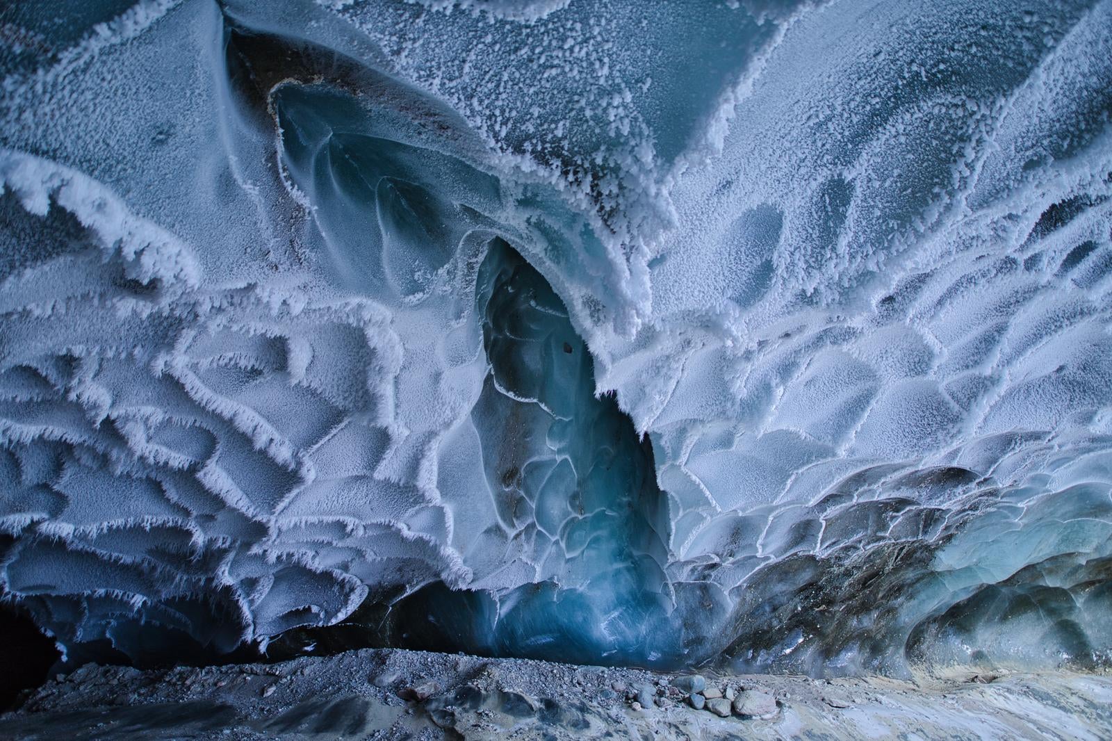 「氷の洞窟内の壁面模様」の写真