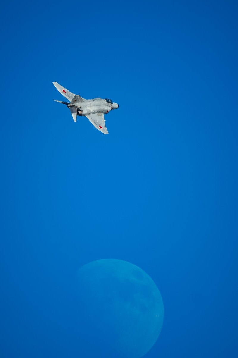「月とF-4（戦闘機）」の写真