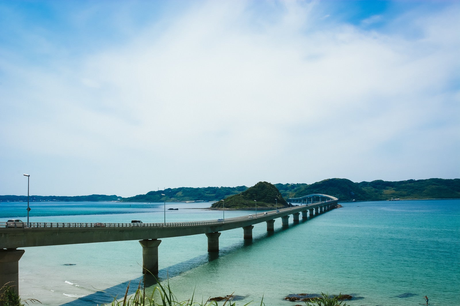 「角島大橋（全長1,780 m）」の写真