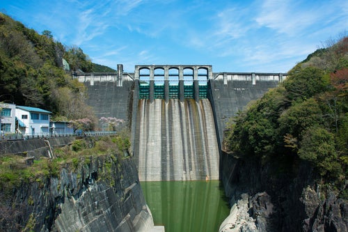 静かな丸山ダム（岐阜県）の写真