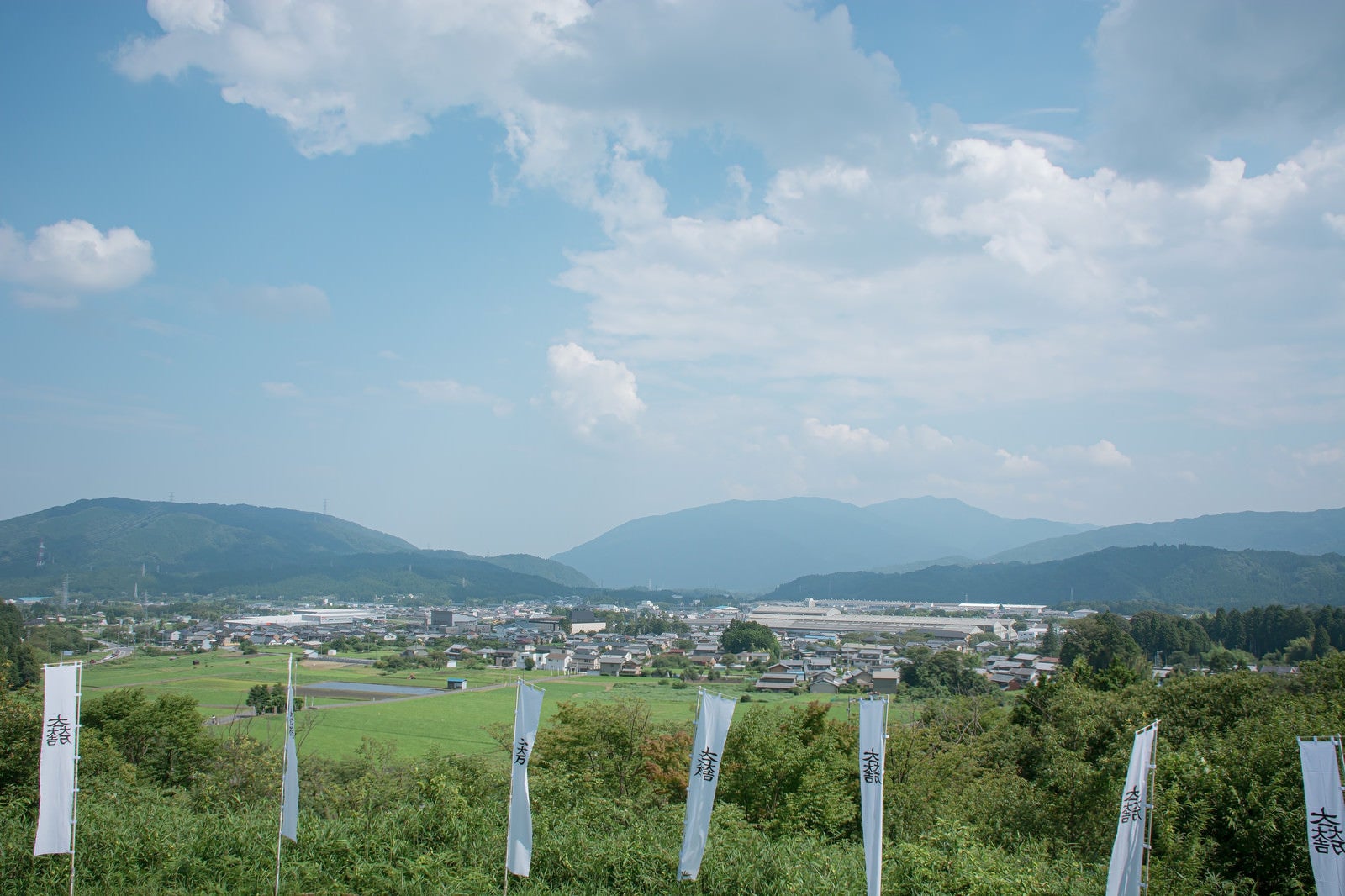 「笹尾山展望デッキから見える現在の関ケ原の様子」の写真